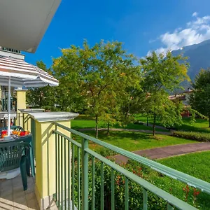 Hotel apartamentowy Budget Village - Porto Letizia, Porlezza